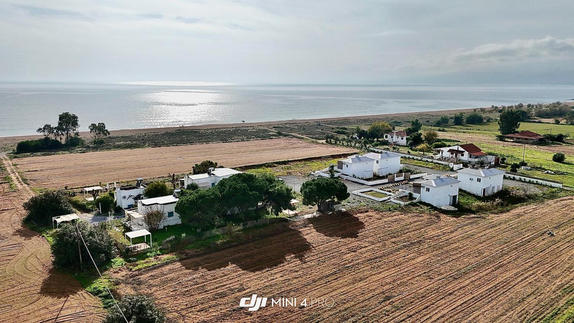 Boho Natural Beachfront Detached House Analipsis  エクステリア 写真