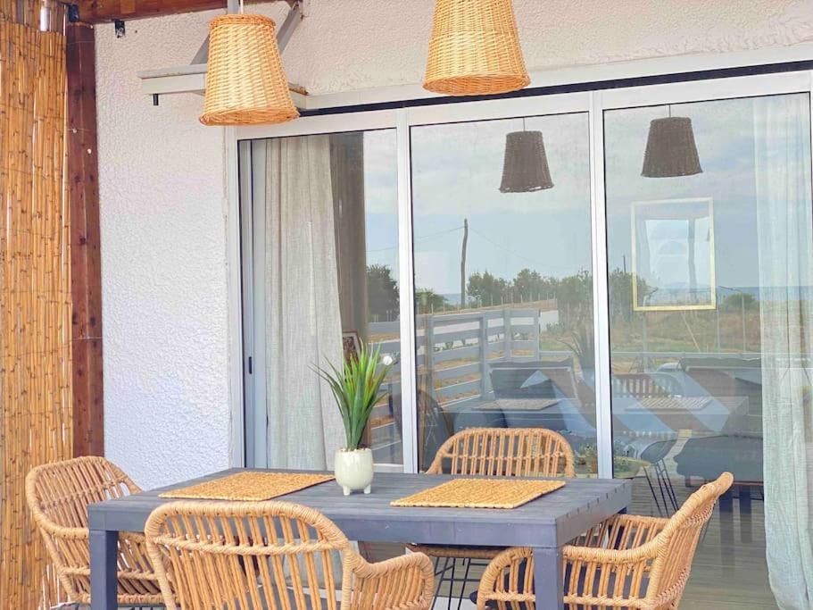 Boho Natural Beachfront Detached House Analipsis  エクステリア 写真