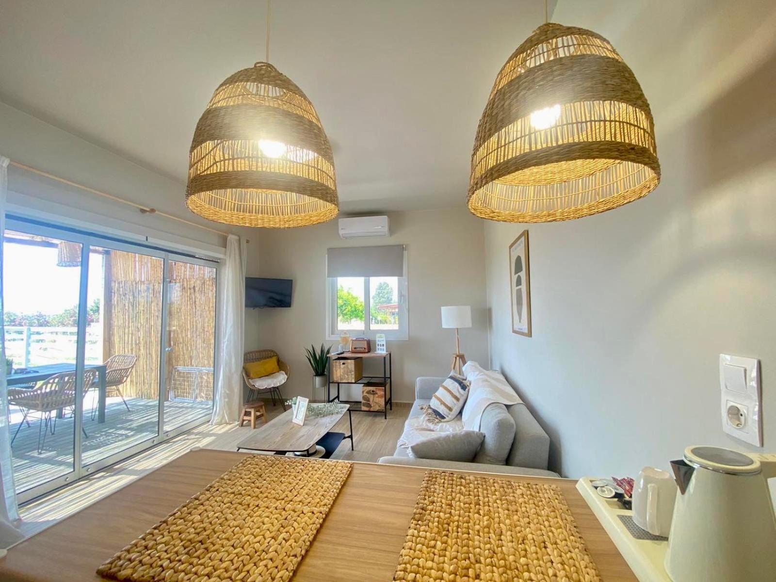 Boho Natural Beachfront Detached House Analipsis  エクステリア 写真